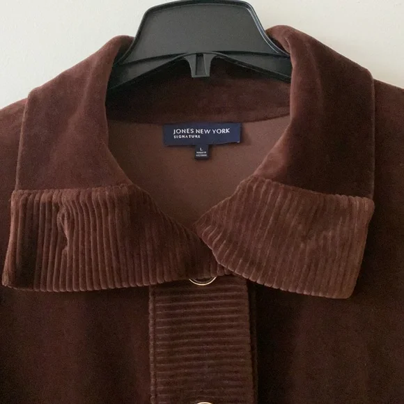 Jones New York cotton velvets blazer. - Picture 3 of 8